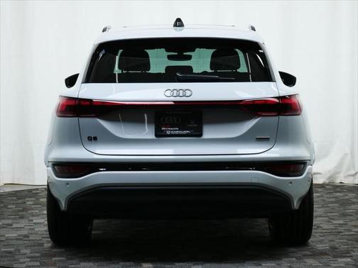 2025 Audi Q6 e-tron Premium Plus quattro