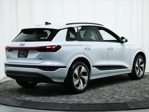 2025 Audi Q6 e-tron Premium Plus quattro