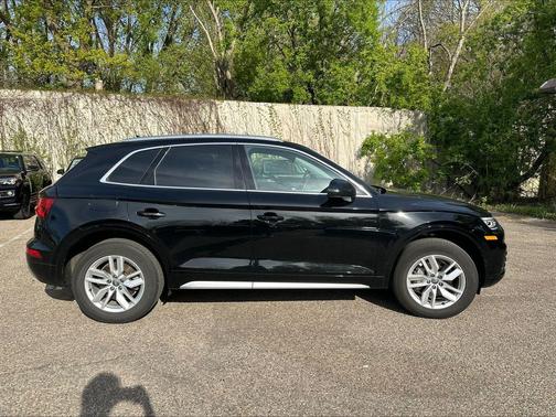 Brilliant Black 2020 Audi Q5 45 Premium