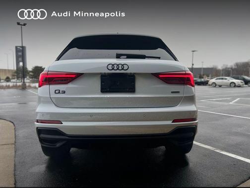 2025 Audi Q3 Premium 45 TFSI S line quattro Tiptronic