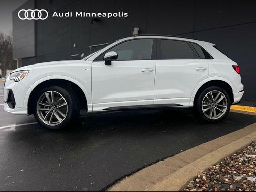 2025 Audi Q3 Premium 45 TFSI S line quattro Tiptronic