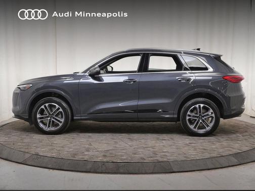 Tambora Gray Metallic 2025 Audi Q5 Premium TFSI quattro S tronic