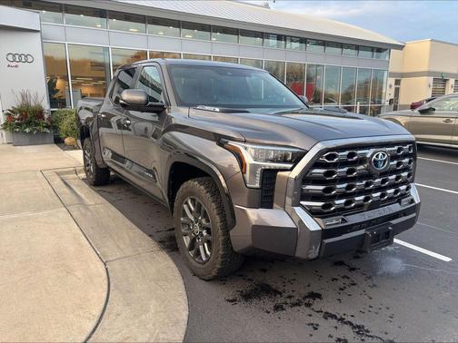 2024 Toyota Tundra Hybrid Platinum