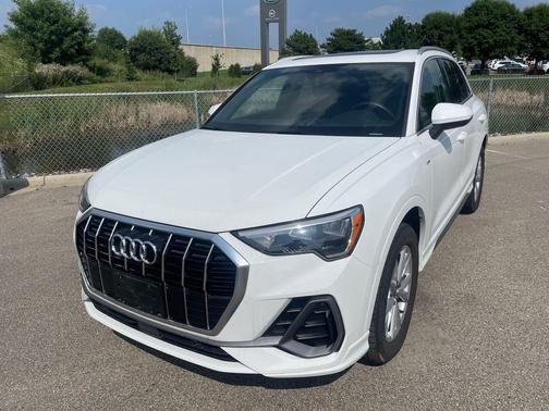 2022 Audi Q3 45 S line Premium