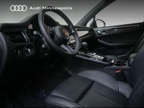 2023 Porsche Macan T