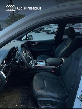 2025 Audi Q7 55 Premium Plus