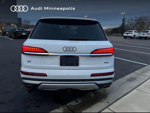 2025 Audi Q7 55 Premium Plus