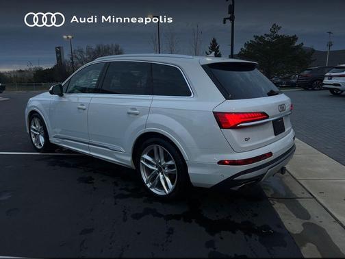 2025 Audi Q7 55 Premium Plus