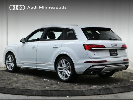 2025 Audi Q7 55 Premium Plus