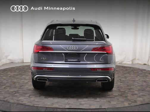 Chronos Gray Metallic 2023 Audi Q5 45 S line Premium