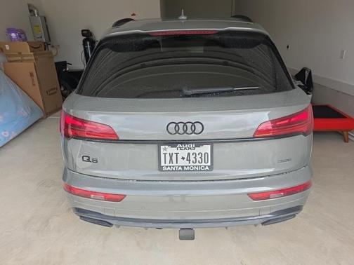 Chronos Gray Metallic 2023 Audi Q5 e 55 S line Premium Plus