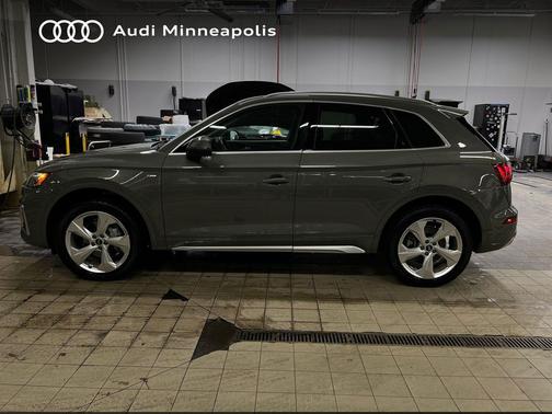 2023 Audi Q5 45 S line Premium Plus