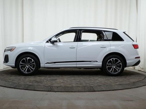 2026 Audi Q7 45 Premium