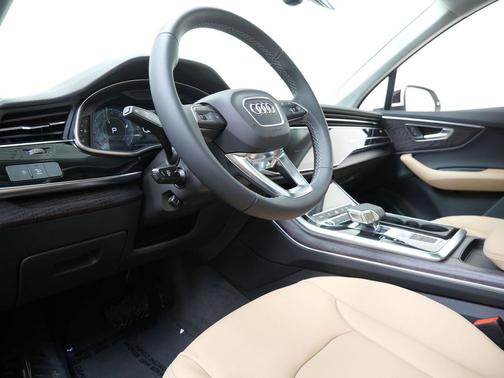 2026 Audi Q7 45 Premium