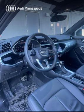 2025 Audi Q3 Premium 45 TFSI S line quattro Tiptronic