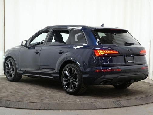 2026 Audi Q7 55 Premium Plus