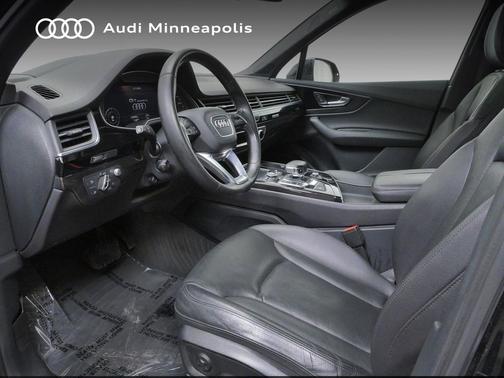 Night Black 2017 Audi Q7 3.0T Prestige