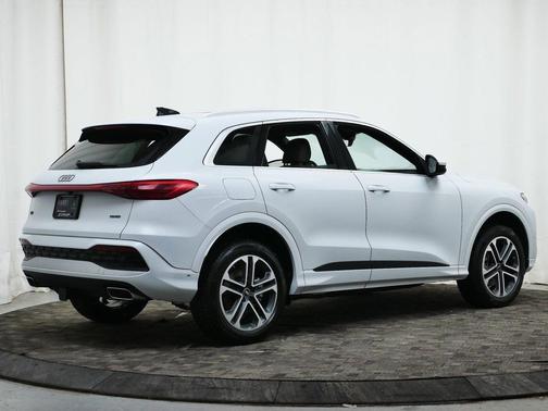 2025 Audi Q5 Premium Plus