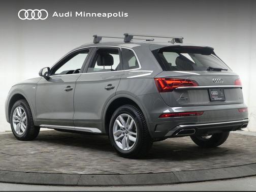 Chronos Gray Metallic 2023 Audi Q5 45 S line Premium