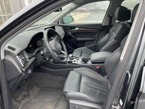 2023 Audi Q5 45 S line Premium Plus