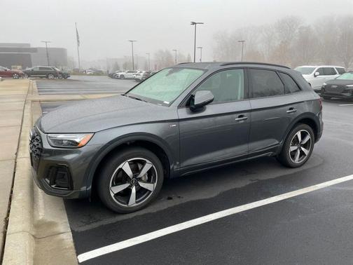 2023 Audi Q5 45 S line Premium Plus