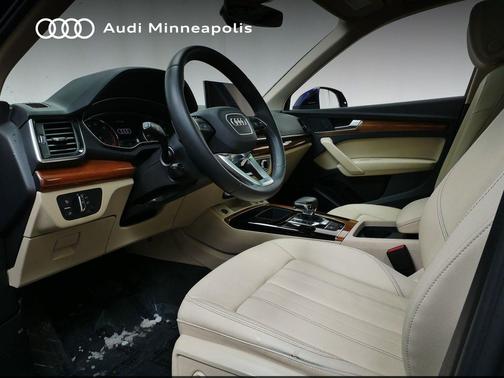 2023 Audi Q5 45 S line Premium
