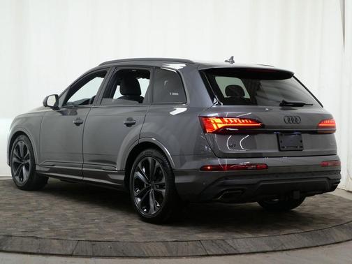 2026 Audi Q7 55 Premium Plus