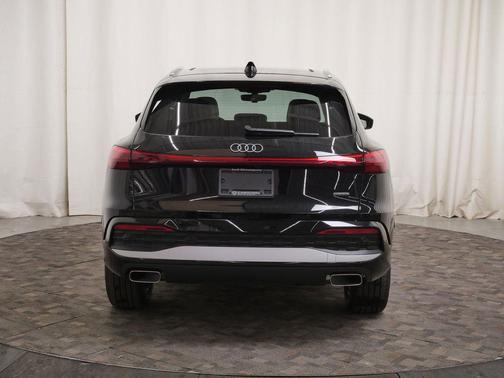 Mythos Black Metallic 2026 Audi Q5 Premium TFSI quattro S tronic