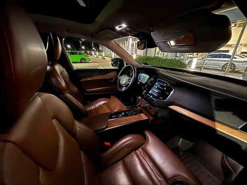 2018 Volvo XC90 T6 Inscription