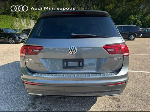 Platinum Gray Metallic 2019 Volkswagen Tiguan 2.0T SE 4MOTION