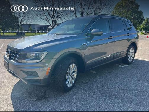 Platinum Gray Metallic 2019 Volkswagen Tiguan 2.0T SE 4MOTION