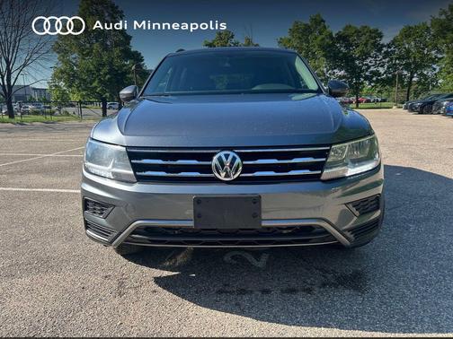 Platinum Gray Metallic 2019 Volkswagen Tiguan 2.0T SE 4MOTION