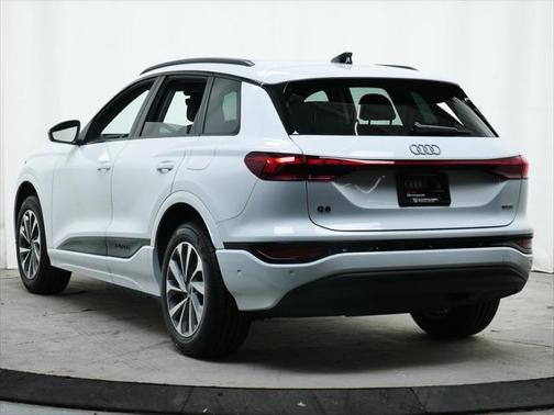 2025 Audi Q6 e-tron Premium Plus quattro