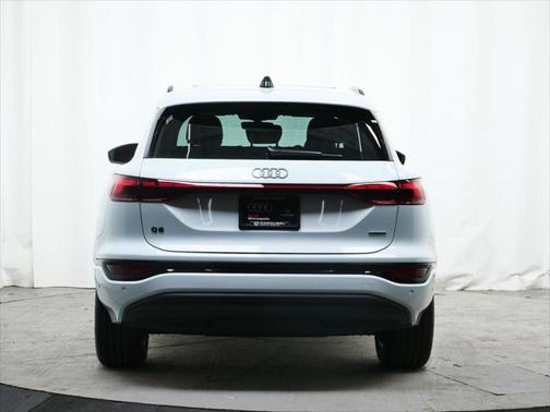 2025 Audi Q6 e-tron Premium Plus quattro