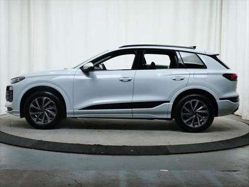 2025 Audi Q6 e-tron Premium Plus quattro