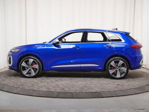 Ultra Blue Metallic 2026 Audi SQ5 3.0T Premium Plus
