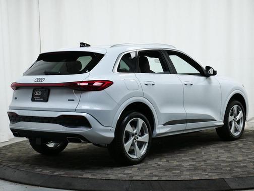2025 Audi Q5 Premium Plus TFSI quattro S tronic