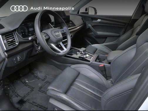 Glacier White Metallic 2023 Audi Q5 e 55 S line Premium Plus