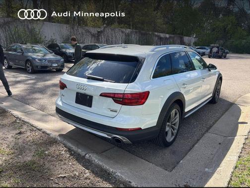 Glacier White Metallic 2017 Audi A4 allroad 2.0T Premium