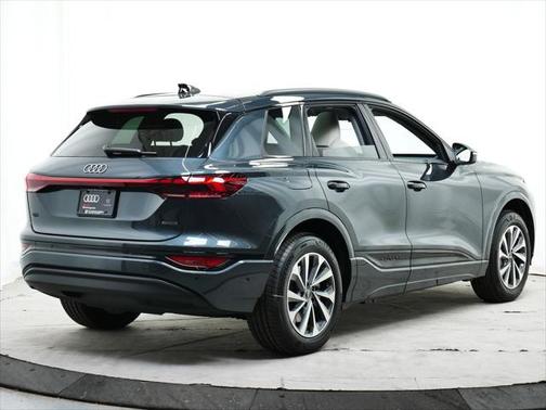2025 Audi Q6 e-tron Premium Plus quattro
