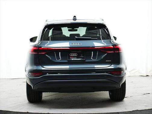 2025 Audi Q6 e-tron Premium Plus quattro