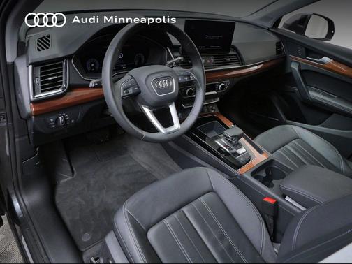 Daytona Gray Pearl Effect 2023 Audi Q5 45 S line Premium Plus