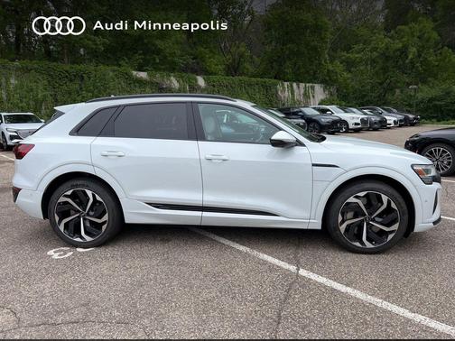 Glacier White Metallic 2024 Audi Q8 e-tron Premium Plus
