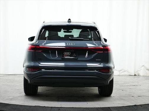 2025 Audi Q6 e-tron Premium Plus quattro