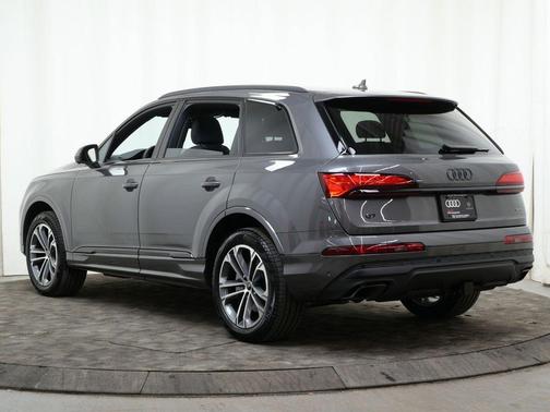 2026 Audi Q7 45 Premium