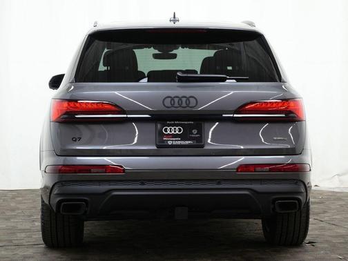 2026 Audi Q7 45 Premium