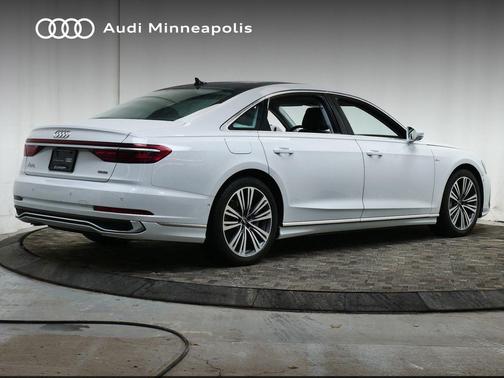 2022 Audi A8 L 55 TFSI quattro Tiptronic