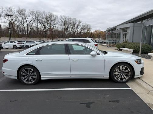 2022 Audi A8 L 55 TFSI quattro Tiptronic