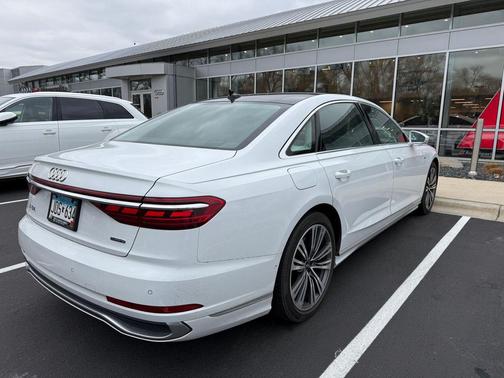 2022 Audi A8 L 55 TFSI quattro Tiptronic
