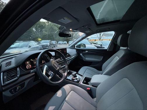 2023 Audi Q5 45 S line Premium Plus